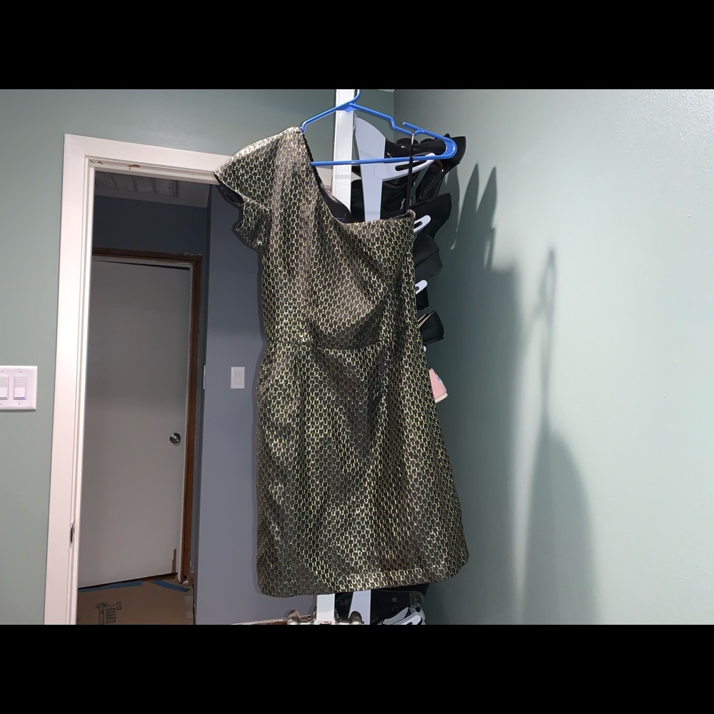 COPY - Size 6 gold pattern one shoulder dress